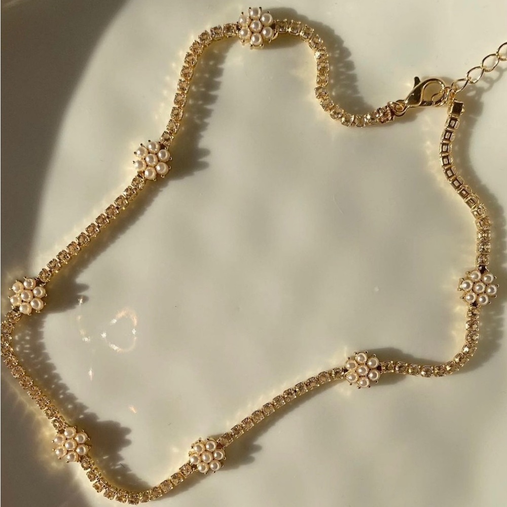 Mini floral pearl chain